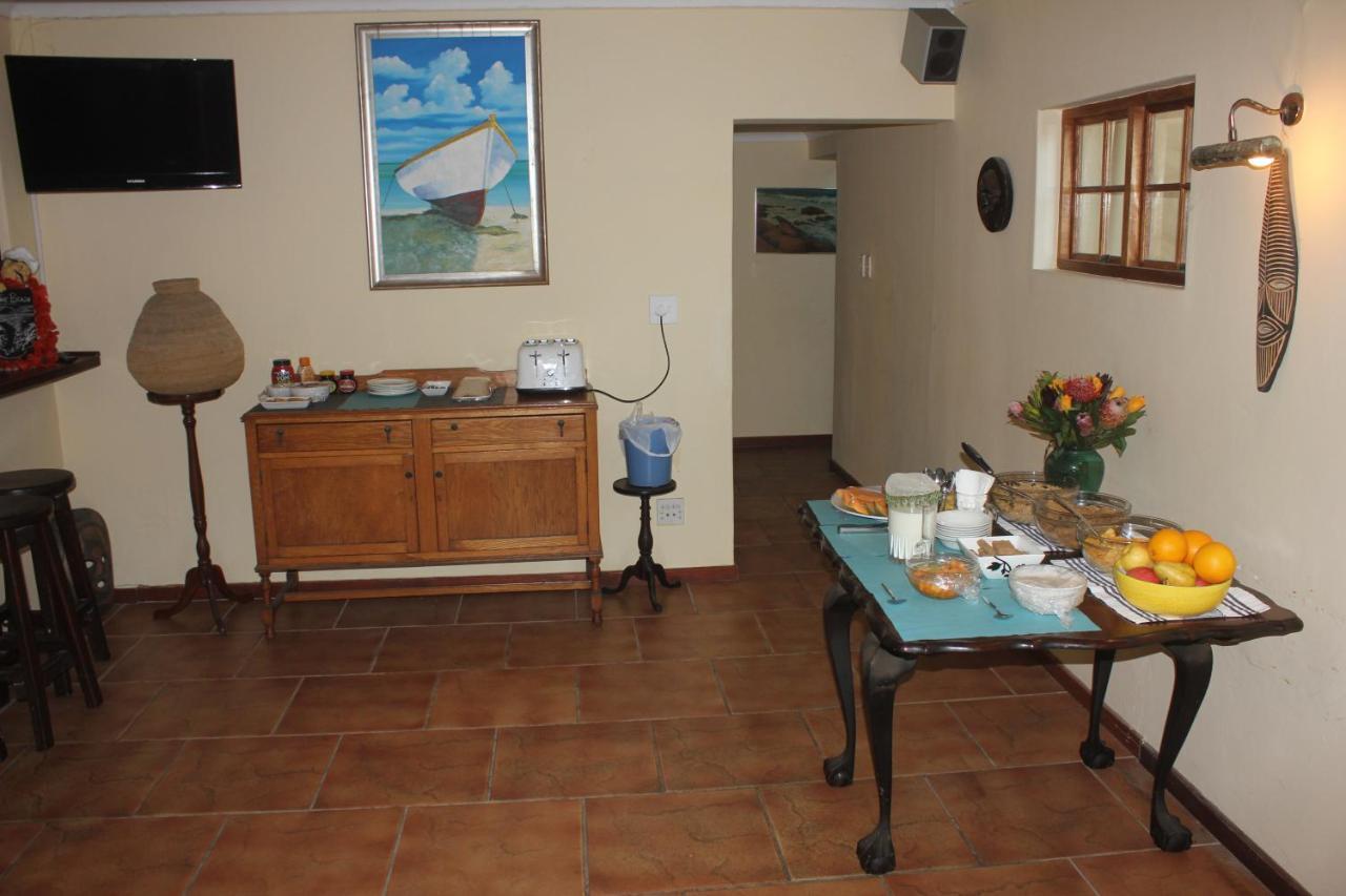 Glenashley Beach Accommodation - B&B And Backpackers Дърбан Екстериор снимка