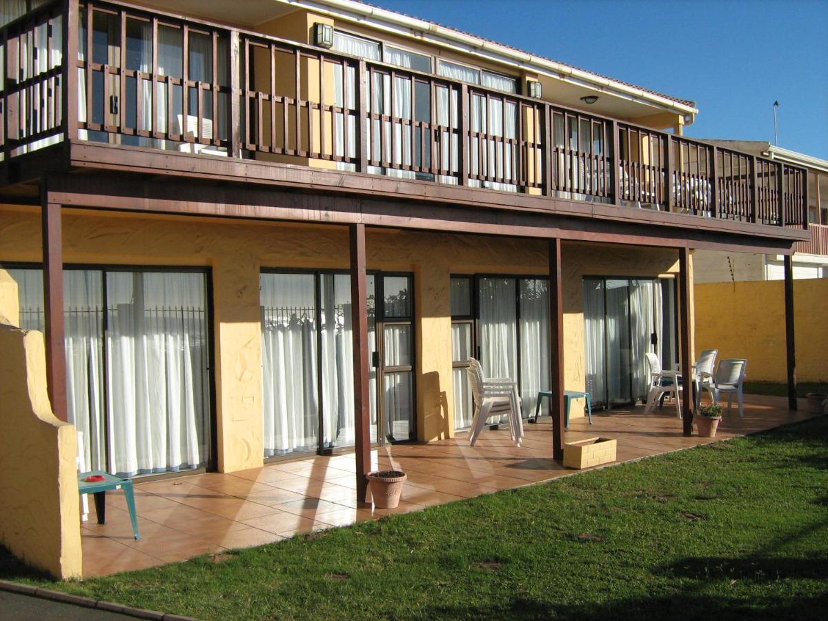Glenashley Beach Accommodation - B&B And Backpackers Дърбан Екстериор снимка